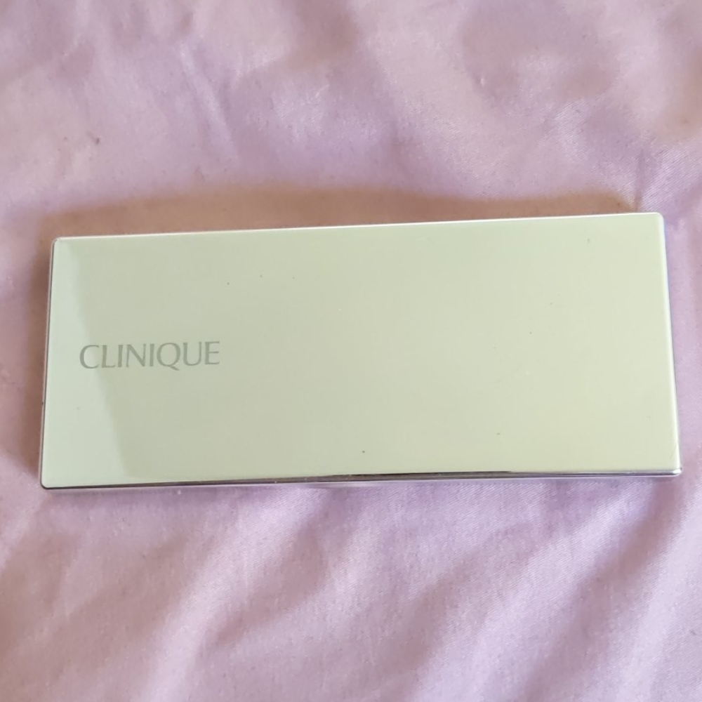 Clinique wear everywhere greys